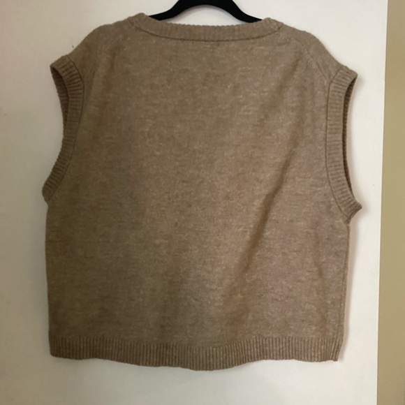 H&M Wool Blend Beige Tan Sleeveless Sweater Vest - Picture 3 of 3